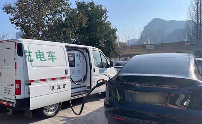 新县汽车搭电